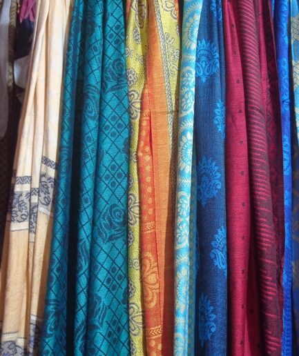 100% Viscose jacqurd two side border with fringes shawl